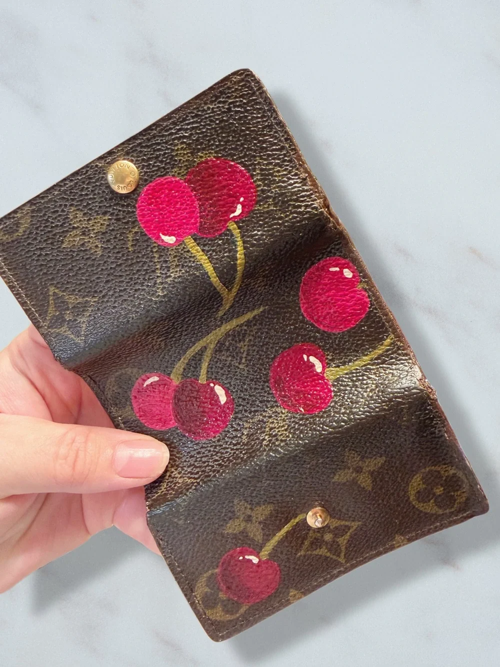 Customized Authentic Vintage LV keyholder 🍒